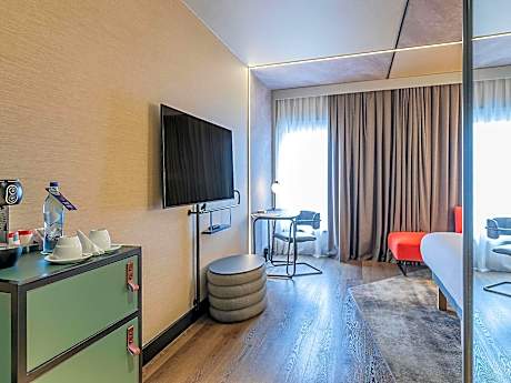 Executive King Room with Sofa Bed