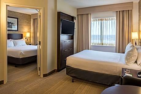 Deluxe Two Queen Beds - Hearing Accessible