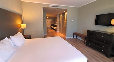 TRIPLE ROOM (3 ADULTS)