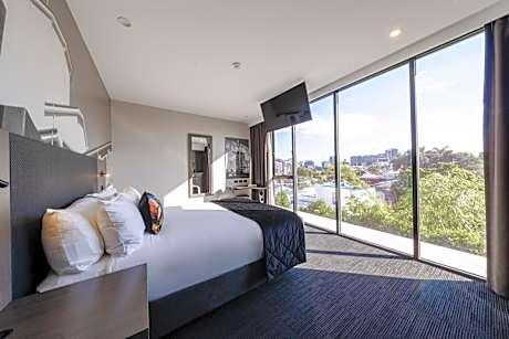Superior City View Queen Room