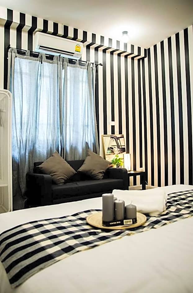 Goodfellas Thong lo Hostel #Check in time needed#