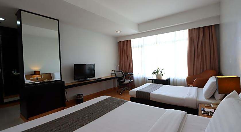 Paseo Premiere Hotel