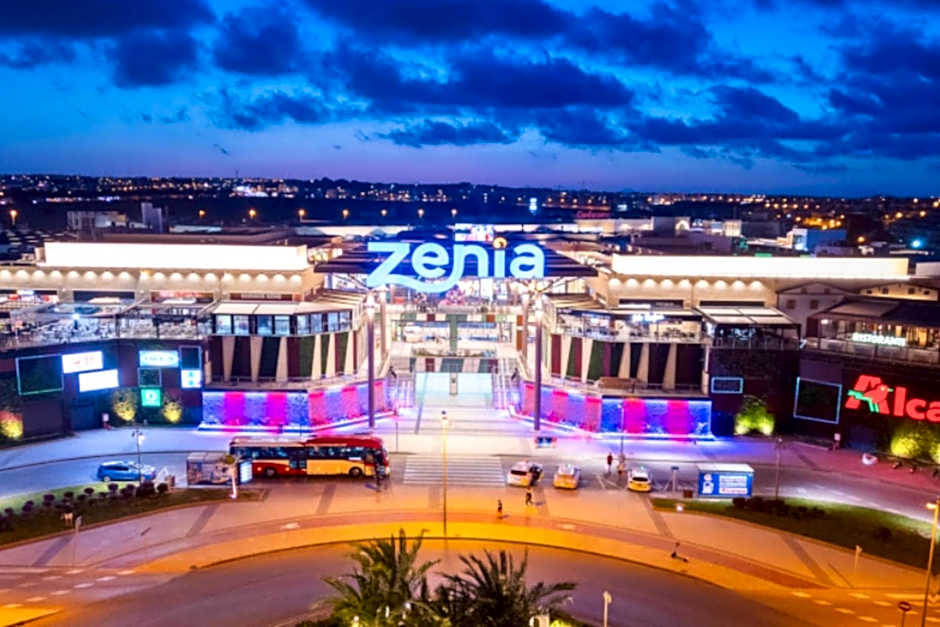 Semi-detached duplex house with swimming pool