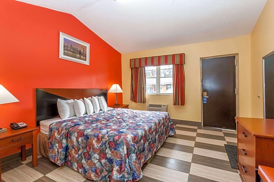 Travelodge by Wyndham Jersey City