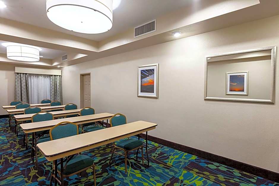 La Quinta Inn & Suites by Wyndham Midland North