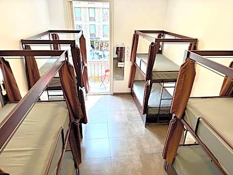 Private Room with shared bathroom (8 Adults)