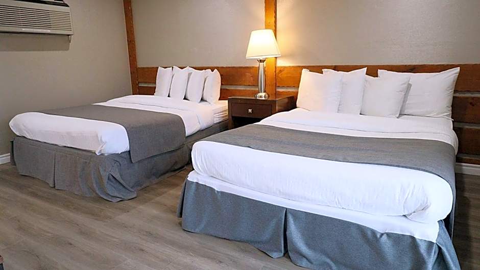 Algonquin Lakeside Inn