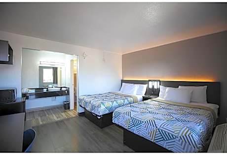 2 Full Beds | Non-Smoking, Micfridge