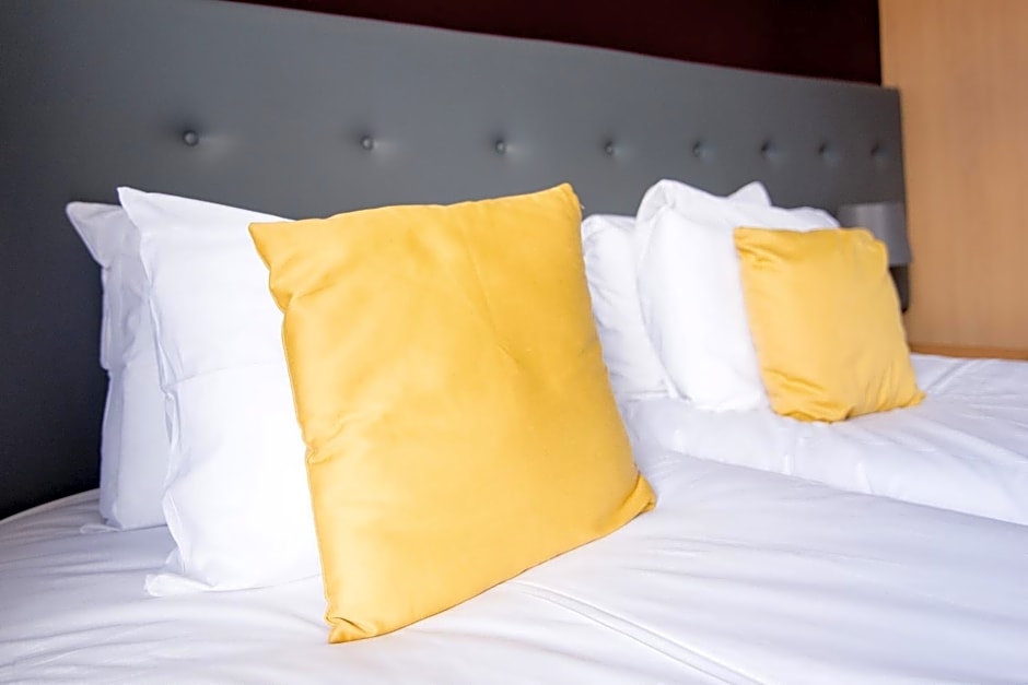 The Linden Leaf Rooms - Classy & Stylish