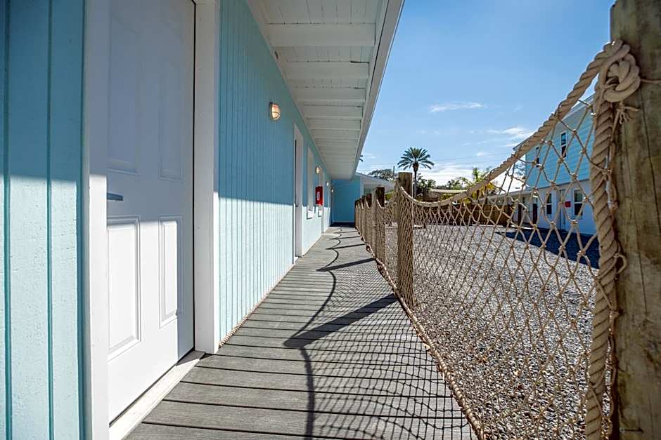 Salt Air Inn & Suites