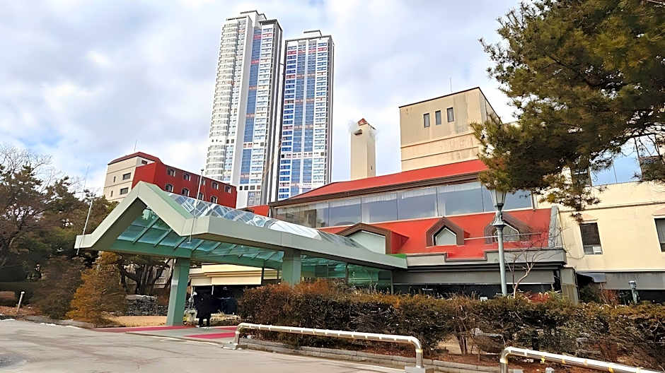 Onyang Hot Spring Hotel