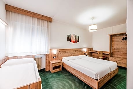 Triple standard with Balcony