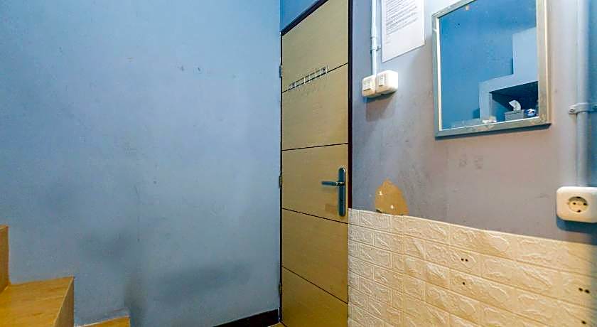 RedDoorz @ Stariez Kemang