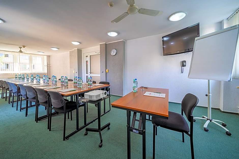 Hotel Gromada Poznan