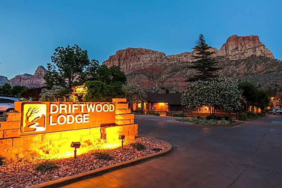 Driftwood Lodge