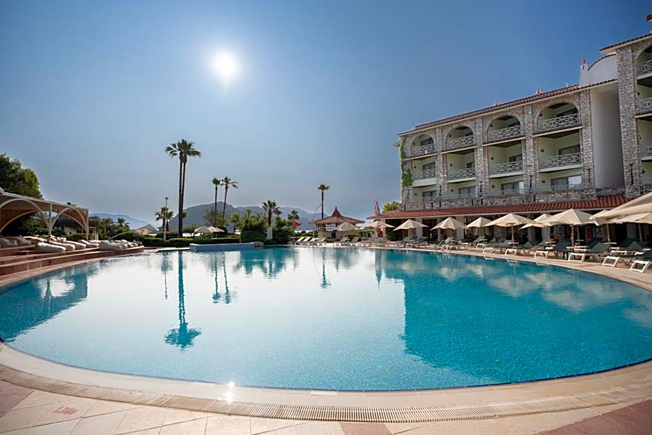 Marti La Perla - Adult Only+16