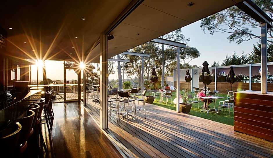 Nightcap at Shoppingtown Hotel