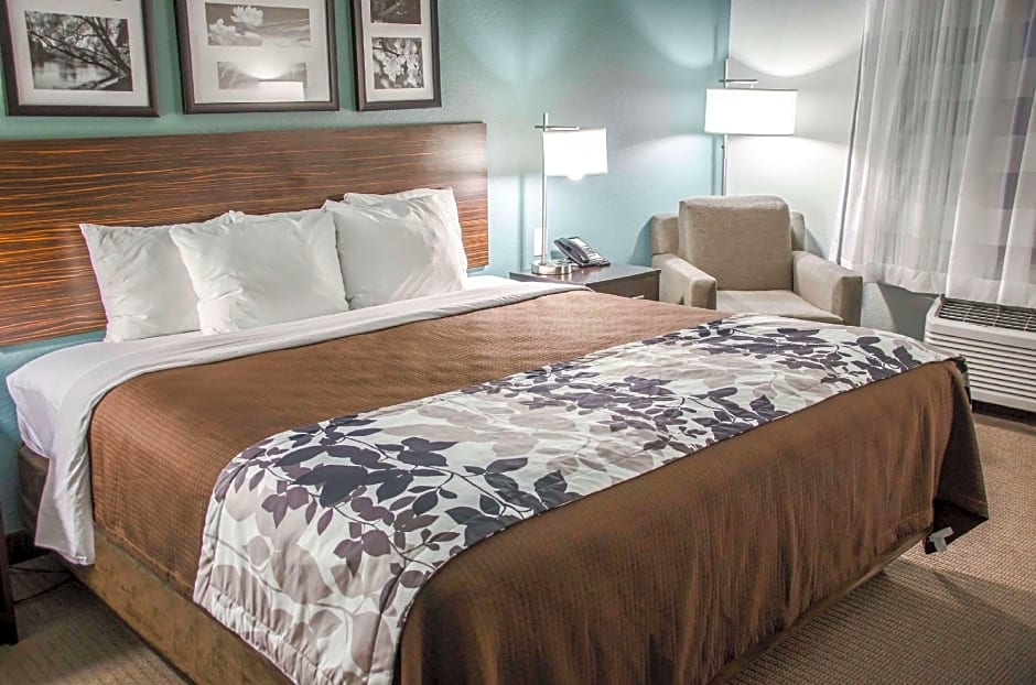 Sleep Inn & Suites Center