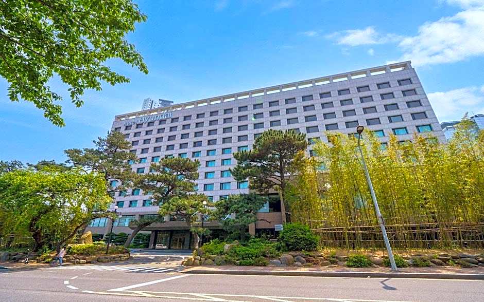 Hotel Hyundai by Lahan Ulsan