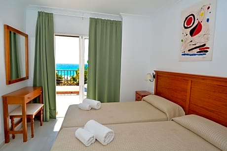 One-Bedroom Apartment with Sea View  and Terrace(4 Adults)