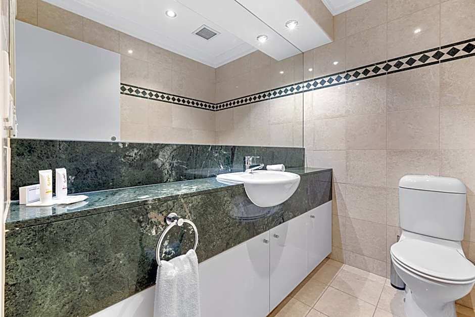 Clarion Suites Gateway