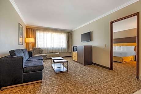 King Suite with Sofa