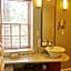 Morris House Hotel - Bed And Breakfast