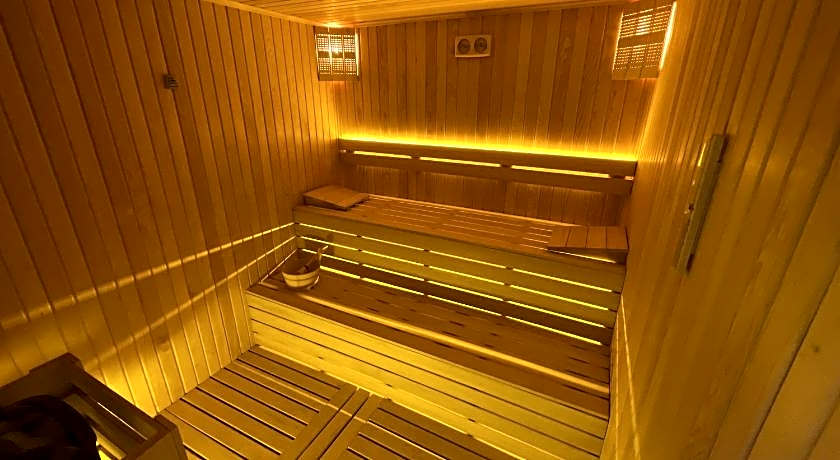 Lures Hotel