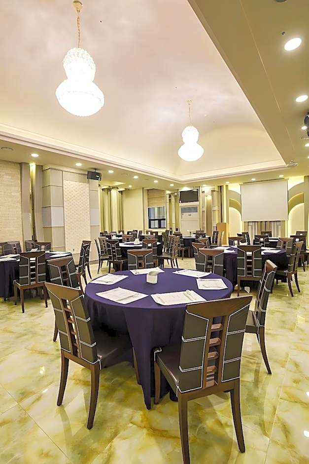 Hotel EMBLEDON