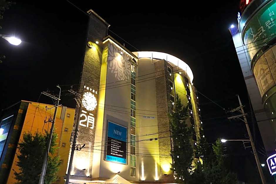 February Hotel SeongSeo