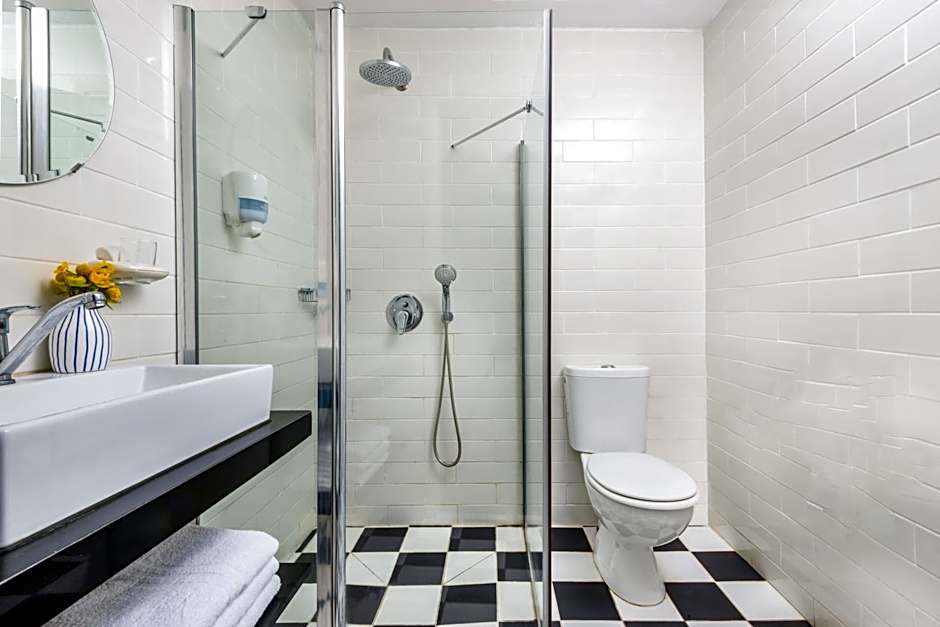 Metulla Travel Hotel