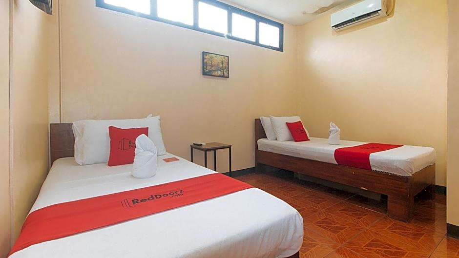 RedDoorz at Casa Buena Dormitel Davao City