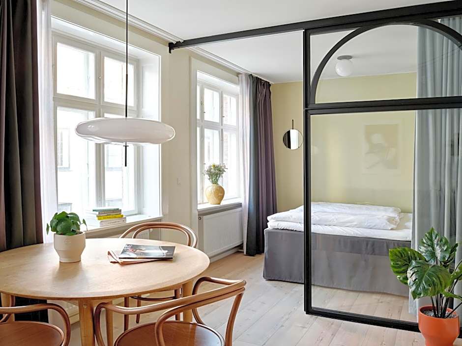 Apēron Apartment Hotel