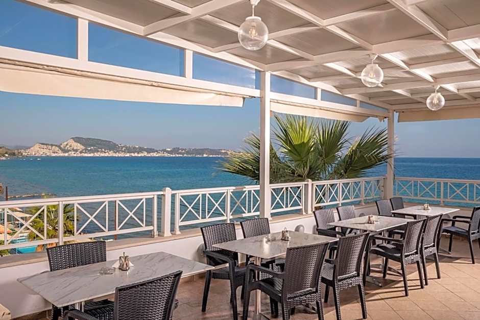 Nefeli Beach - living by the sea