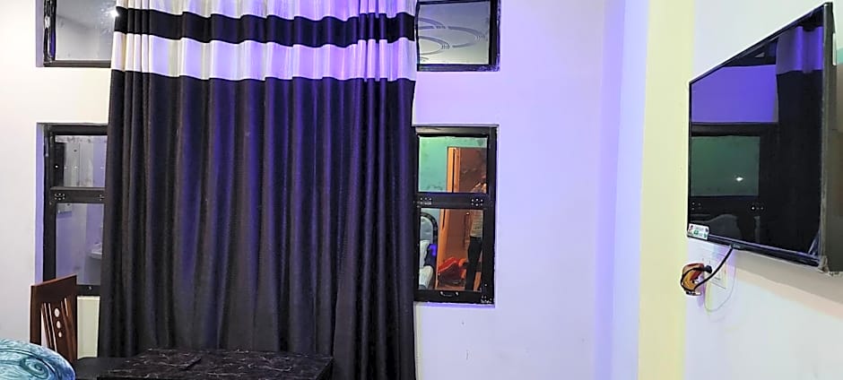 Hotel Holiday