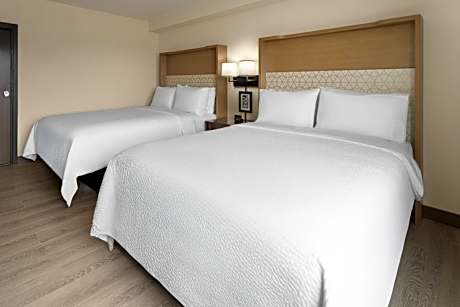 One-Bedroom Suite with Two Queen Beds