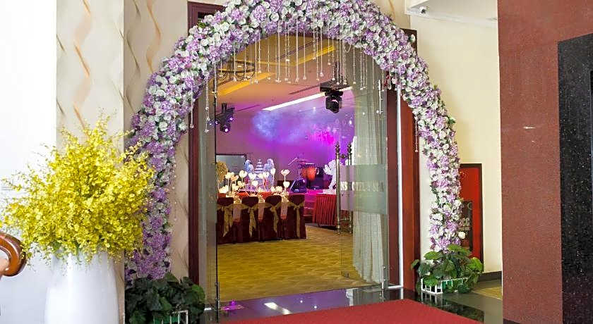 Hai Ba Trung Hotel and Spa