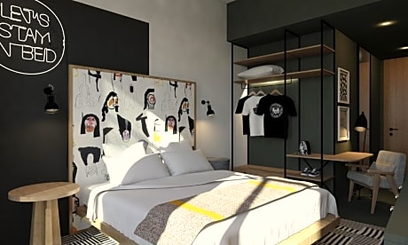 King Guest Room With City View