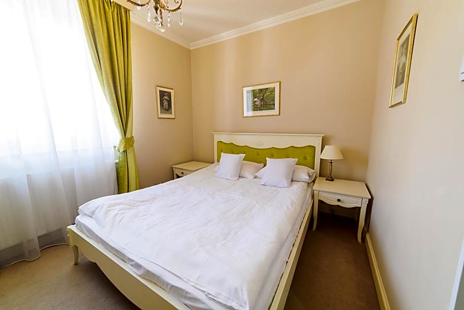 Ambasadorski Residence