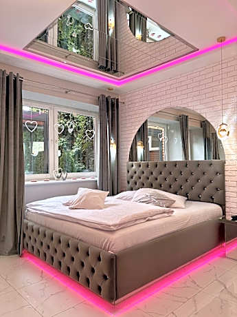 Deluxe Suite with Spa Bath