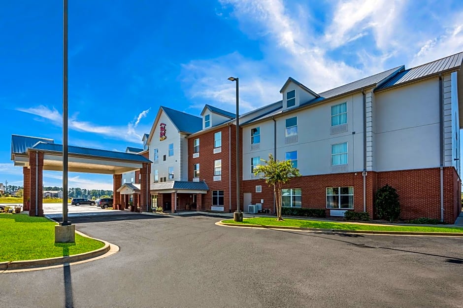 Red Roof PLUS+ & Suites Birmingham - Bessemer