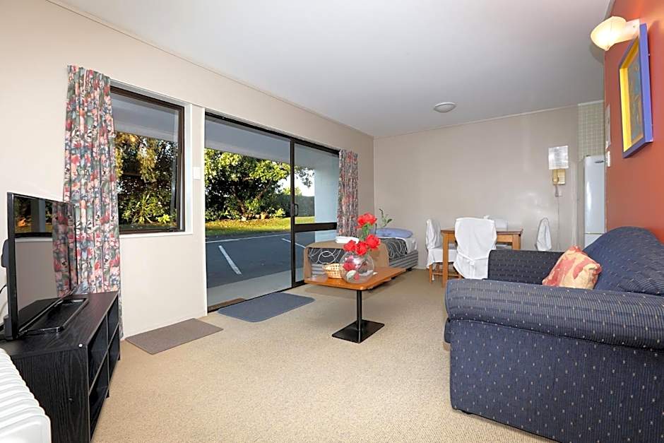 Waiuku Lodge Motel