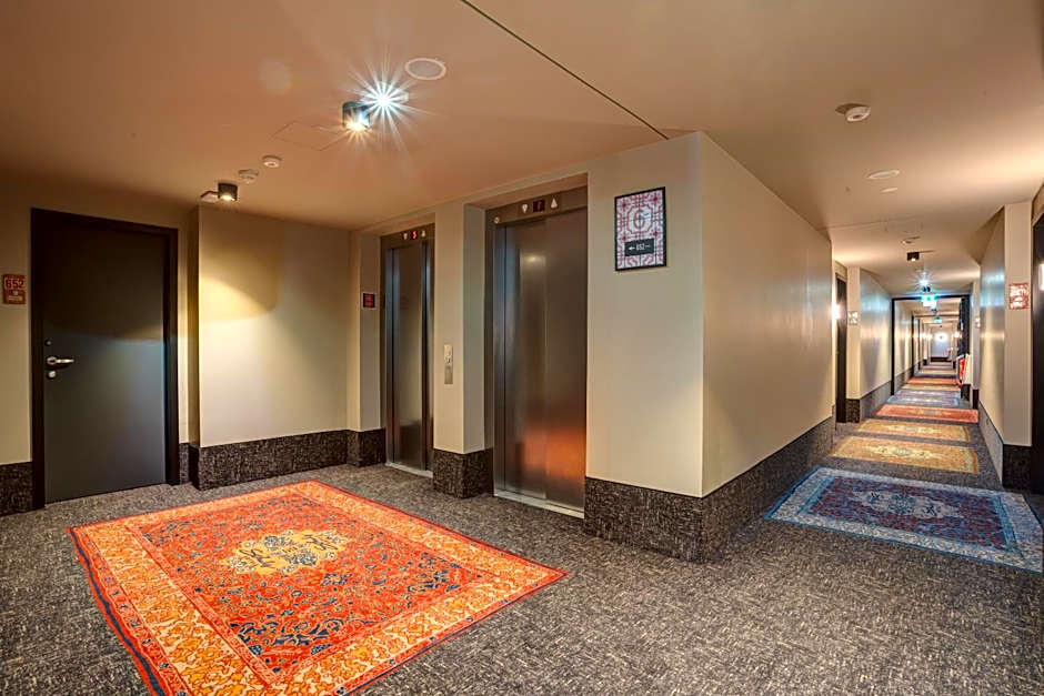 Schulz Hotel Berlin Wall at the East Side Gallery