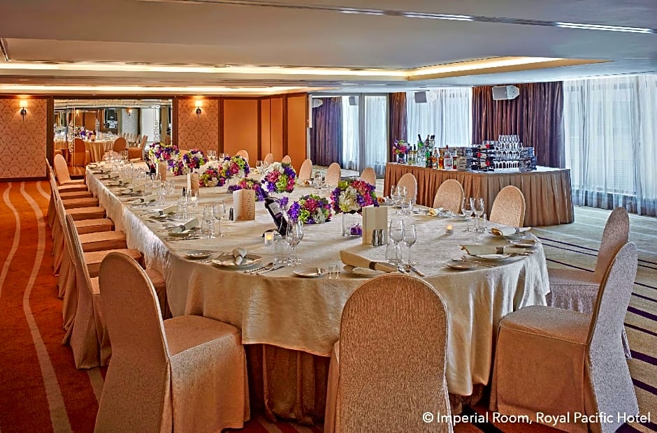 The Royal Pacific Hotel And Towers