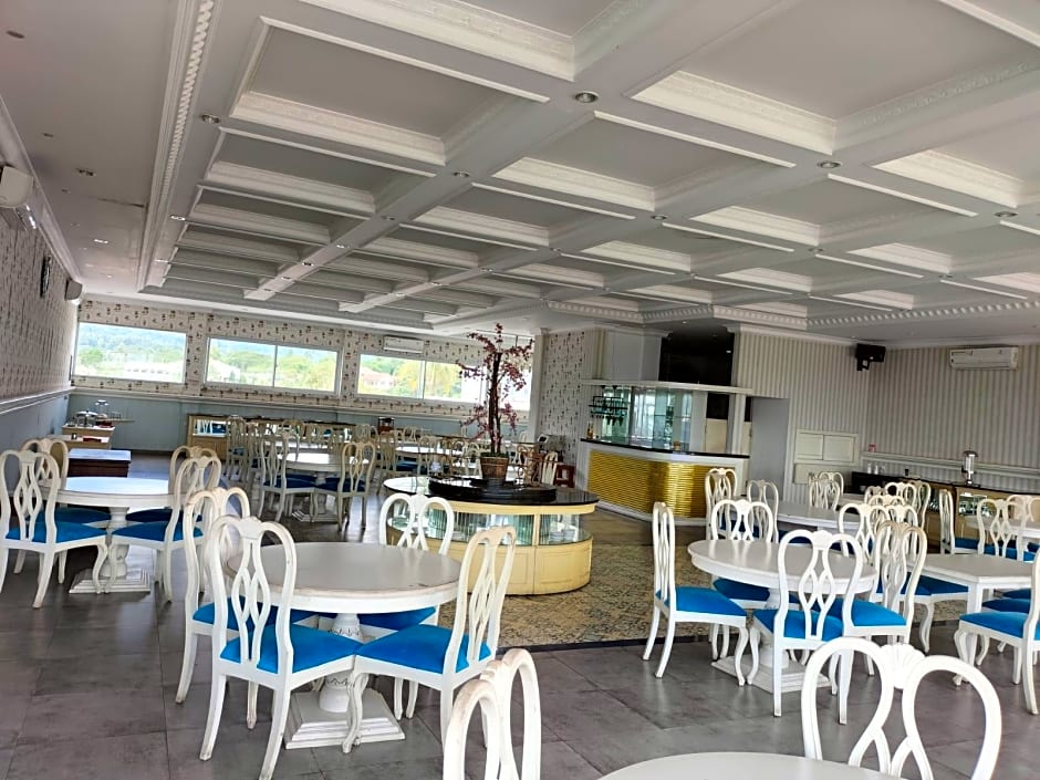 Rizen Premiere Hotel