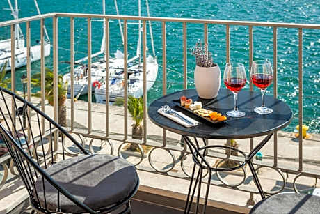 Argostoli Marina Suites