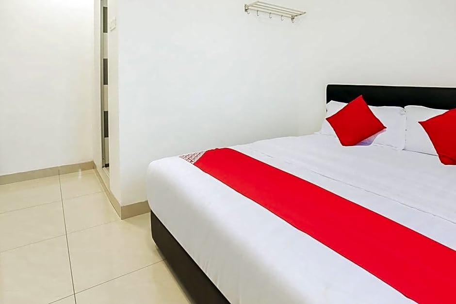 Super OYO 89495 Rich Hotel