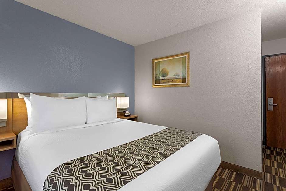 Microtel Inn & Suites By Wyndham Zephyrhills