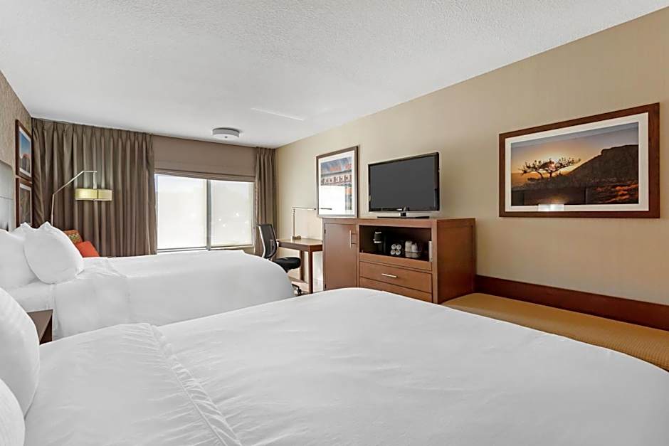 Best Western Plus Cottontree Inn
