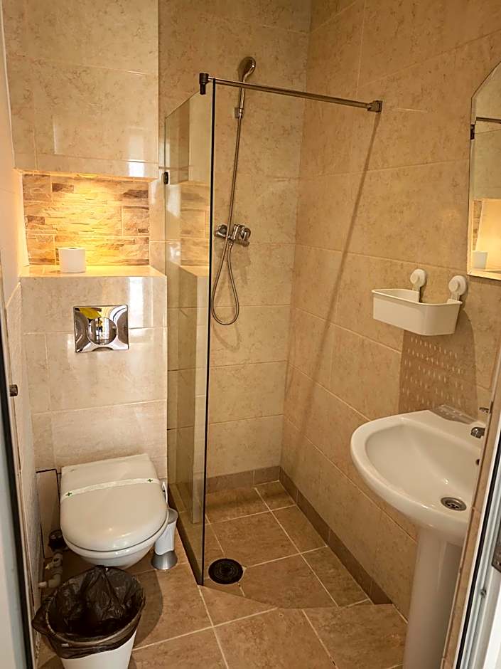 Family Hotel ADIA BLUE